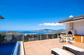 KaşHoneymoonVillawith indoorhotpool andseaview